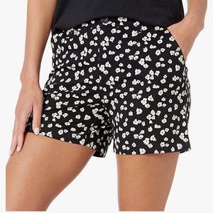 Amazon Essentials Black Floral Womens Shorts. Size 12